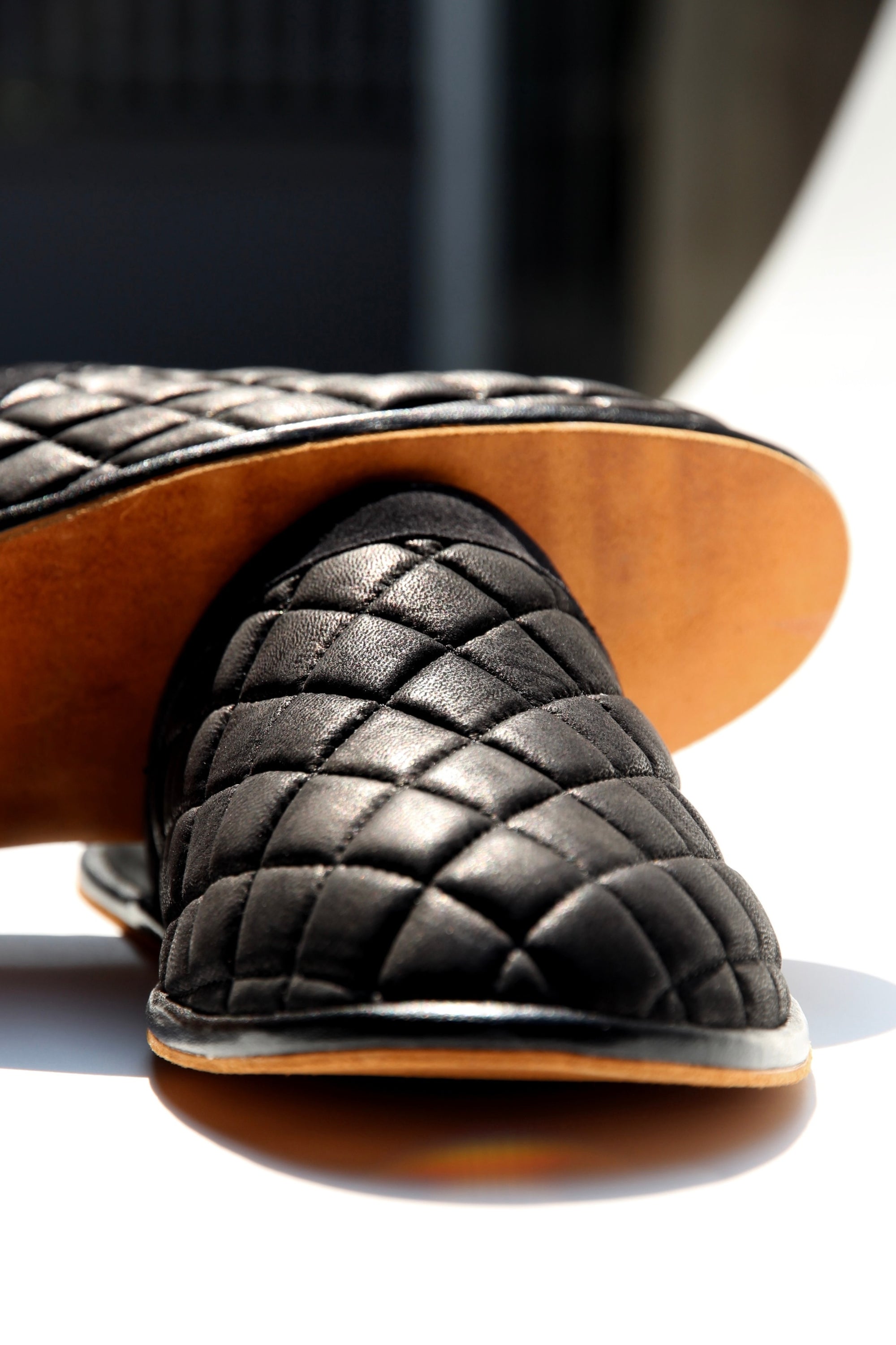 The Lounge Slipper – Onyx
