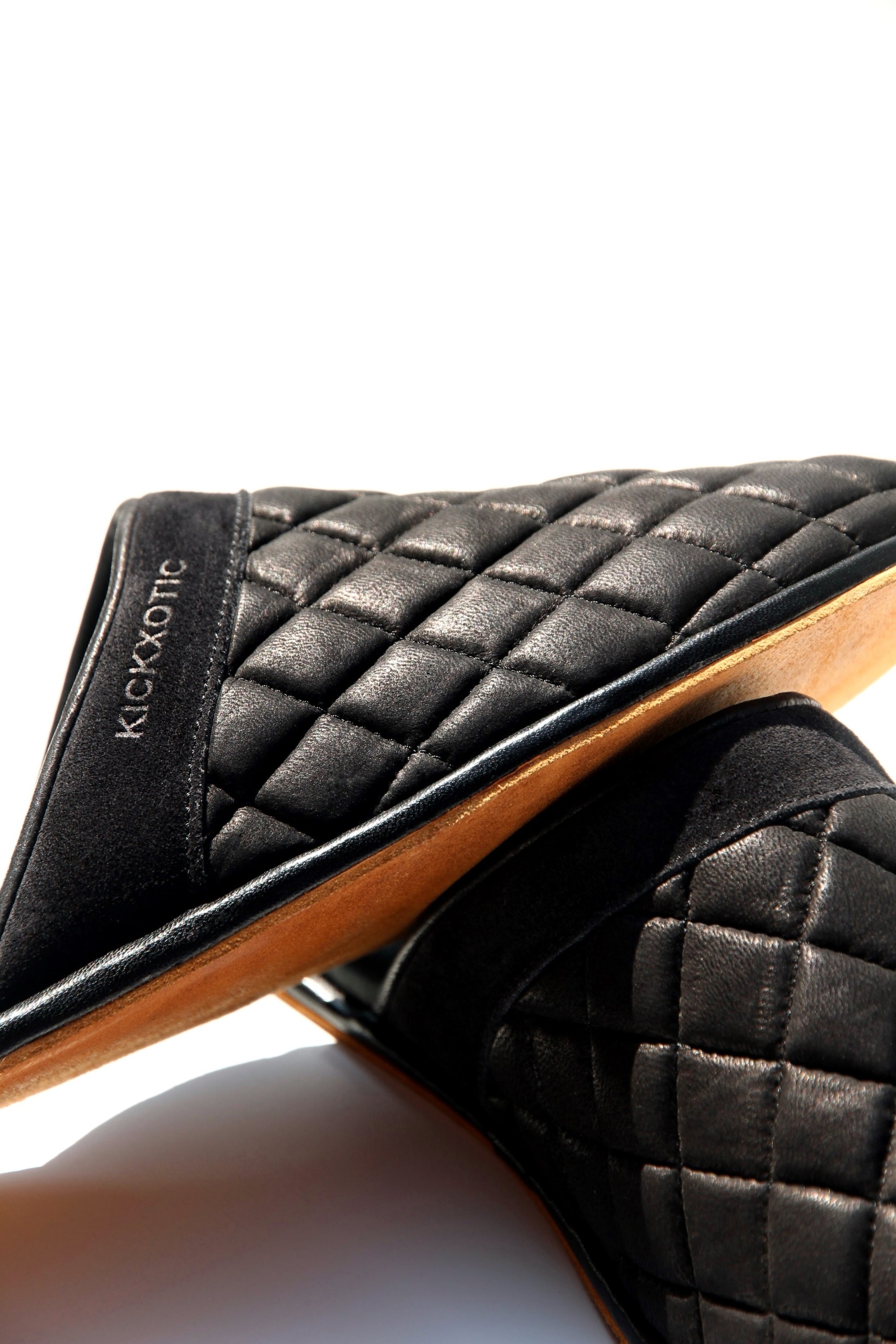 The Lounge Slipper – Onyx