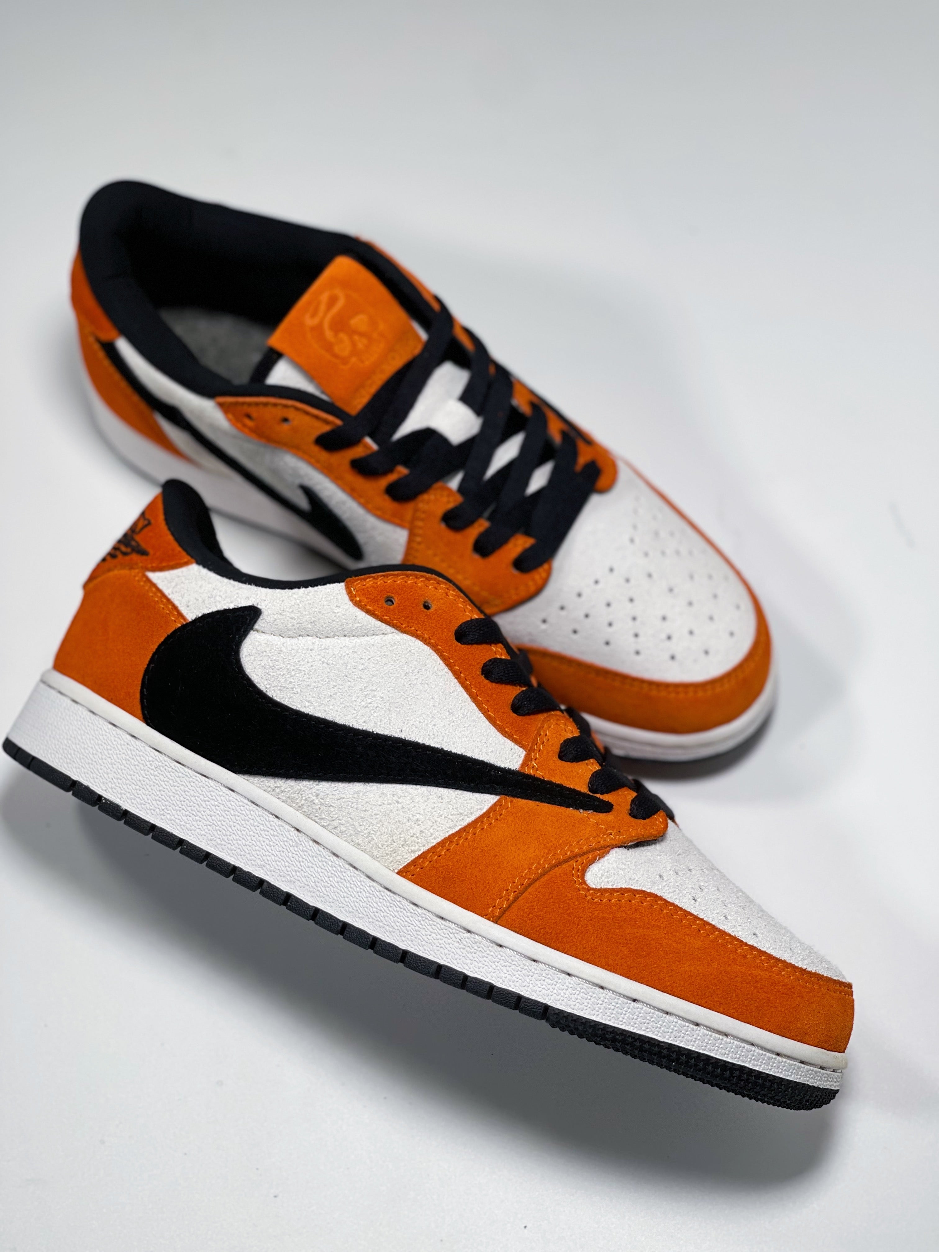 AIR JORDAN 1 LOW STARFISH シャタバ travis AIR JORDAN 1 LOW STARFISH シャタバ travis