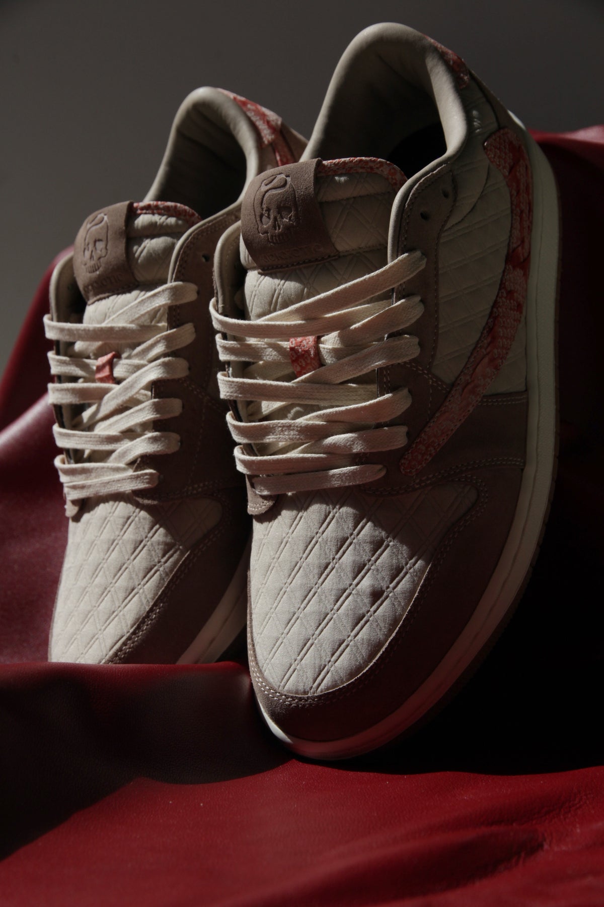 Air Jordan 1 Low Travis Scott "Hōsen (宝織)"